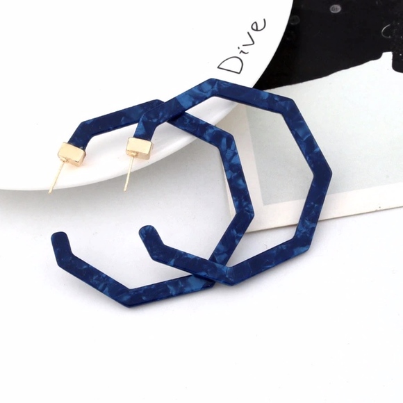 Blue Tortoise Shell Acrylic Geometric Hoop Earring - Picture 3 of 6